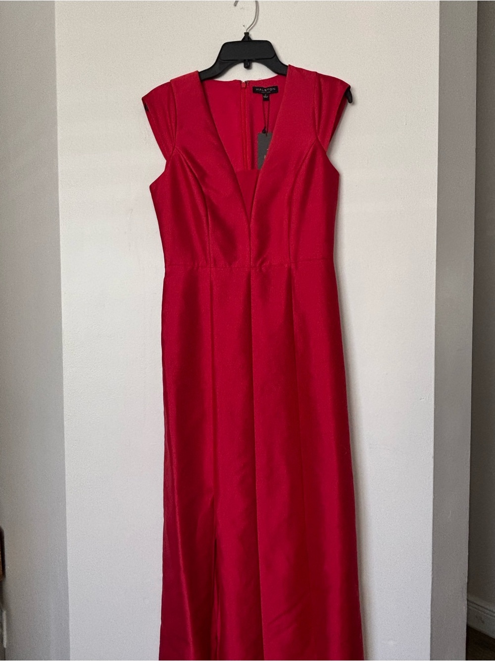 Halston Heritage Gown in Res Size 2 NWT